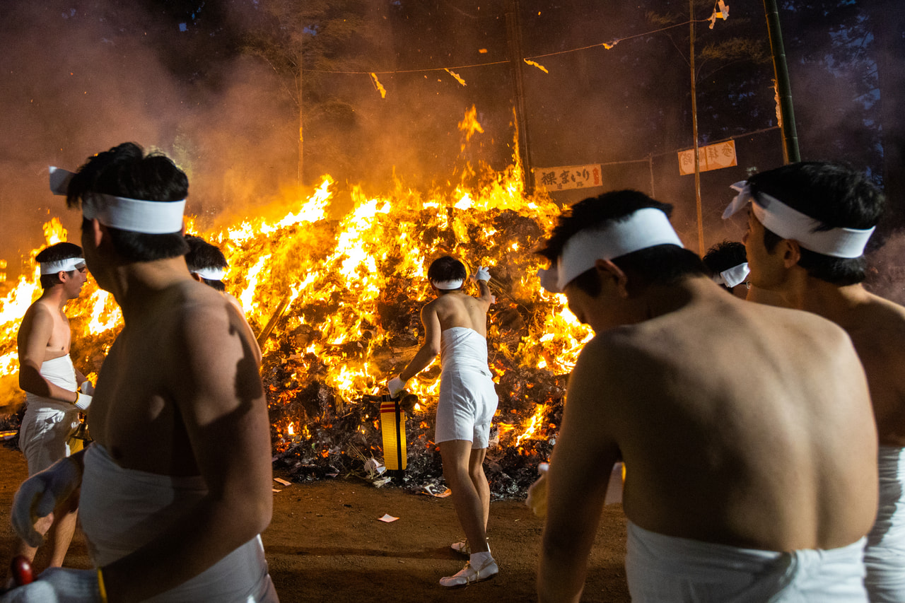 国宝・大崎八幡宮の巨大な「火」が約束する、一年の無病息災！ 仙台市